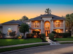 65 Schubach Drive, Sugar Land TX 77479