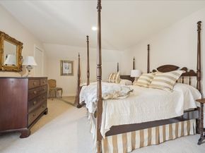 10 S Briar Hollow Lane 50, Houston TX 77027