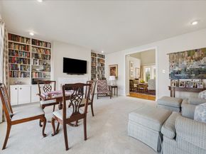 10 S Briar Hollow Lane 50, Houston TX 77027