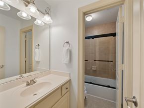 15 Heather Bank Place, The Woodlands TX 77382