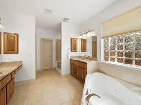 15 Heather Bank Place, The Woodlands TX 77382