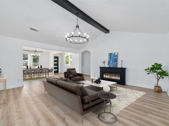 12339 Huntington Field Drive, Houston TX 77099