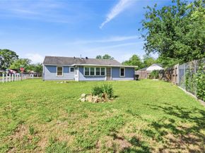 6651 Crestmont Street, Houston TX 77033