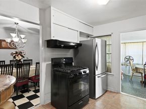 6651 Crestmont Street, Houston TX 77033