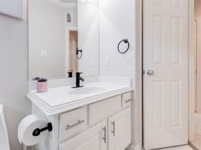 3043 Royal Oaks Grove, Houston TX 77082