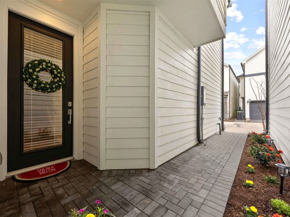 2323 Warhol Way, Houston TX 77091