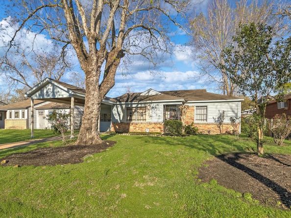 9309 Cathedral Drive, Houston TX 77051