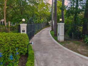 608 Little John Lane, Houston TX 77024