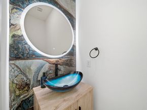 2720 Rosalie Street, Houston TX 77004