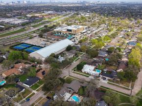 5703 Rutherglenn Drive, Houston TX 77096