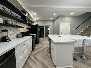 1115 Augusta Drive 38, Houston TX 77057