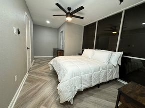 1115 Augusta Drive 38, Houston TX 77057