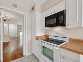 7600 Burgoyne Road 121, Houston TX 77063