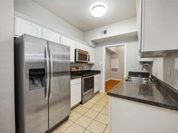 2255 Braeswood Park Drive 105, Houston TX 77030