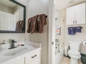 11413 Gallant Ridge Lane, Houston TX 77082