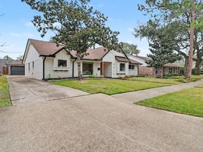 5814 Braesheather Drive, Houston TX 77096