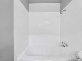 5532 Eskridge Street 6, Houston TX 77023