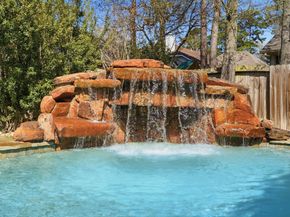 23 Murmuring Creek Place, Conroe TX 77385