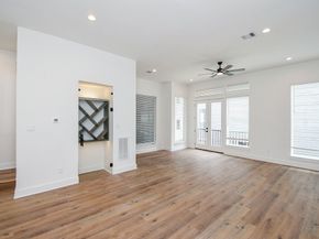 5613 Val Verde Street B, Houston TX 77057