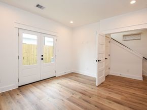 5613 Val Verde Street B, Houston TX 77057