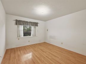 10223 Kirkglen Drive, Houston TX 77089