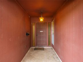 10223 Kirkglen Drive, Houston TX 77089