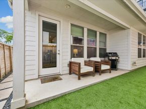 940 W 21st Street, Houston TX 77008