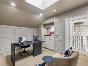 10 S Briar Hollow Lane 15, Houston TX 77027