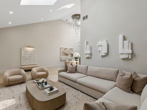 10 S Briar Hollow Lane 15, Houston TX 77027