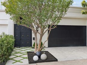 10 S Briar Hollow Lane 15, Houston TX 77027