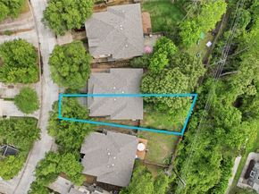 71 S Burberry Park Circle, The Woodlands TX 77382