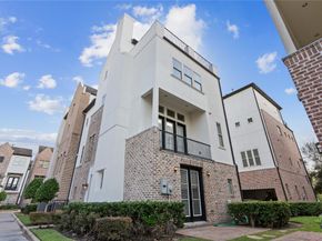 2056 Fannin Station N, Houston TX 77045