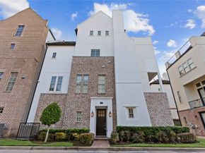 2056 Fannin Station N, Houston TX 77045