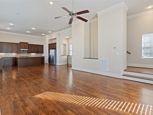 2056 Fannin Station N, Houston TX 77045