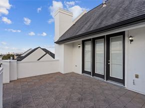 2056 Fannin Station N, Houston TX 77045