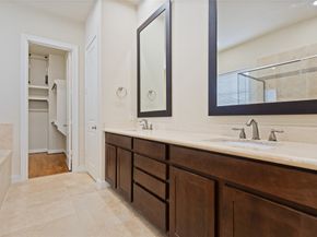 2056 Fannin Station N, Houston TX 77045