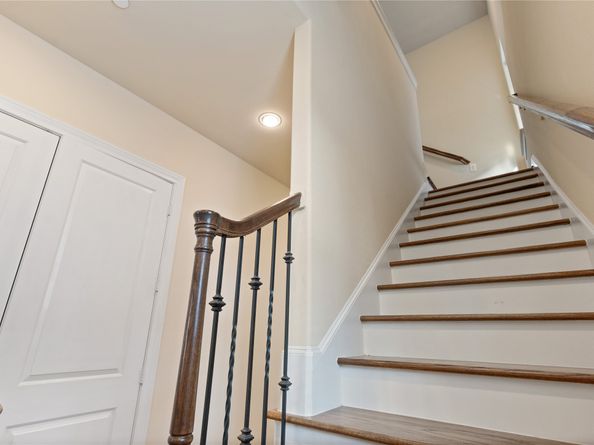 2056 Fannin Station N, Houston TX 77045