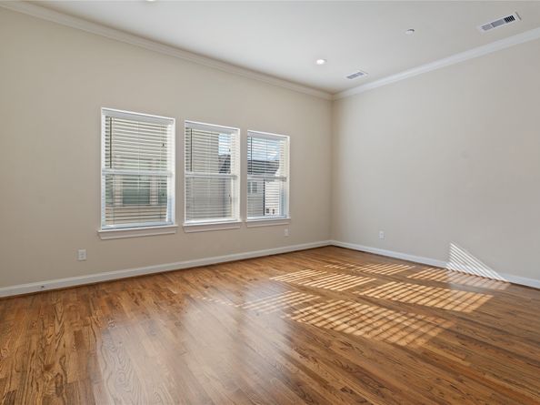 2056 Fannin Station N, Houston TX 77045