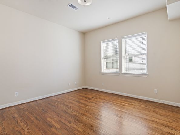 2056 Fannin Station N, Houston TX 77045