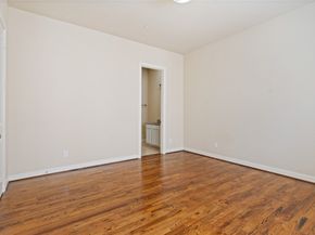 2056 Fannin Station N, Houston TX 77045