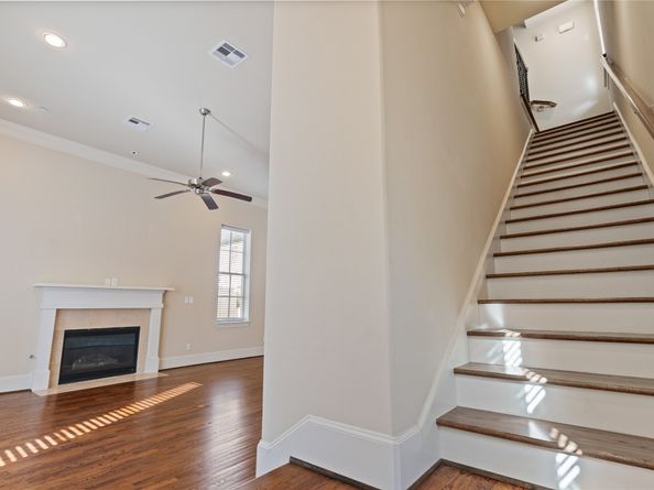 2056 Fannin Station N, Houston TX 77045