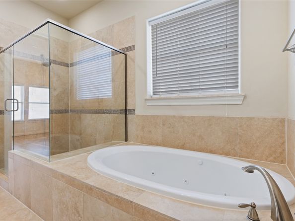 2056 Fannin Station N, Houston TX 77045
