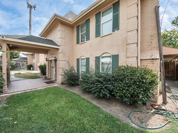 6119 Fm 1960 Rd W, Houston TX 77069