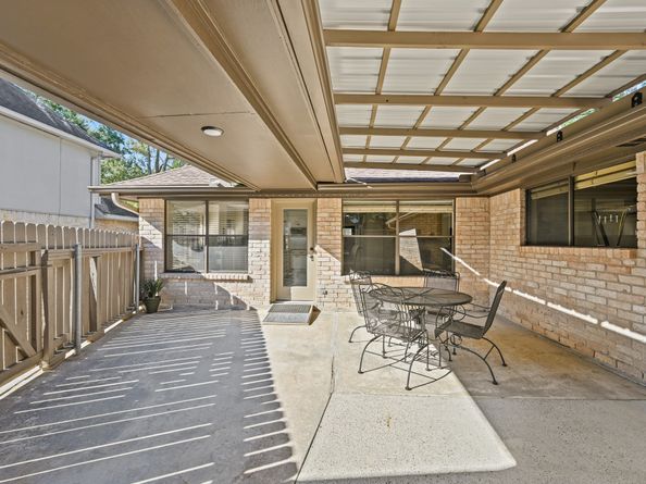 3106 Falling Brook Drive, Kingwood TX 77345