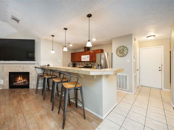 2423 Prides Crossing Road, Houston TX 77067