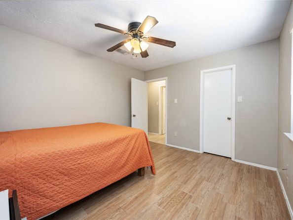 2423 Prides Crossing Road, Houston TX 77067