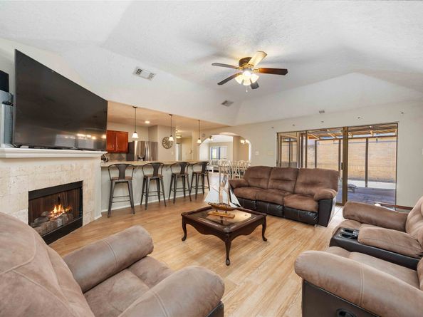 2423 Prides Crossing Road, Houston TX 77067
