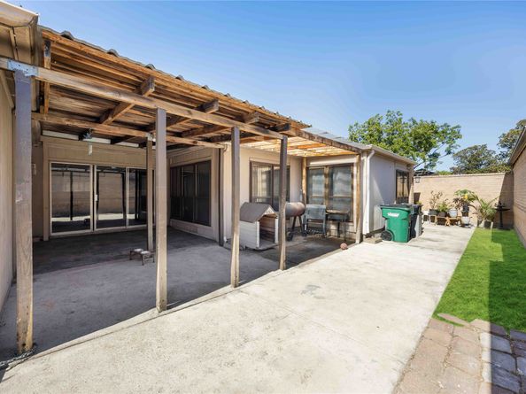 2423 Prides Crossing Road, Houston TX 77067