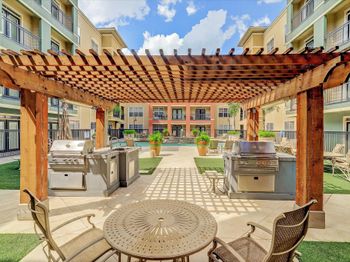 1711 Old Spanish Trail