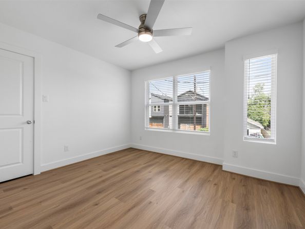 1220 E 33rd Street, Houston TX 77022